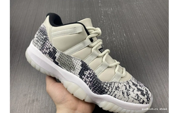 CD6847-002 Bone Snake 11 Jordan Low Light Retro CD6847-002 0424